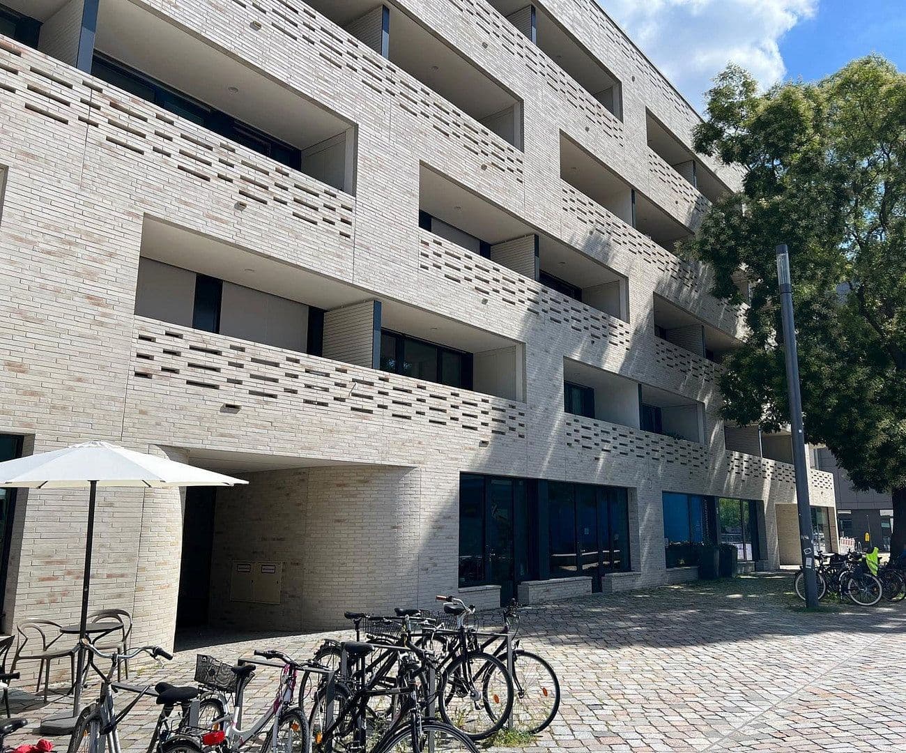 Prenájom bytu 2-izbový 82 m², Fromet-und-Moses-Mendelsohn-Platz 2, Berlin, Berlín Prenájom bytu 2-izbový 82 m², Fromet-und-Moses-Mendelsohn-Platz 2, Berlin, Berlín