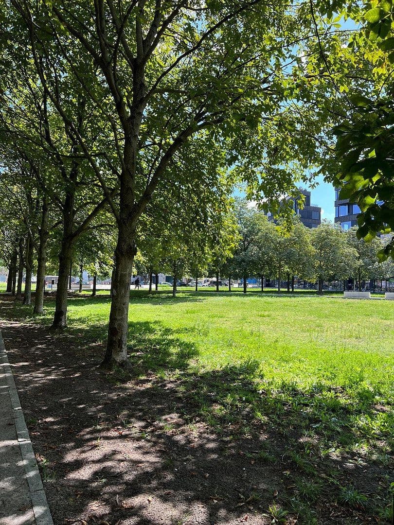 Prenájom bytu 2-izbový 82 m², Fromet-und-Moses-Mendelsohn-Platz 2, Berlin, Berlín Prenájom bytu 2-izbový 82 m², Fromet-und-Moses-Mendelsohn-Platz 2, Berlin, Berlín