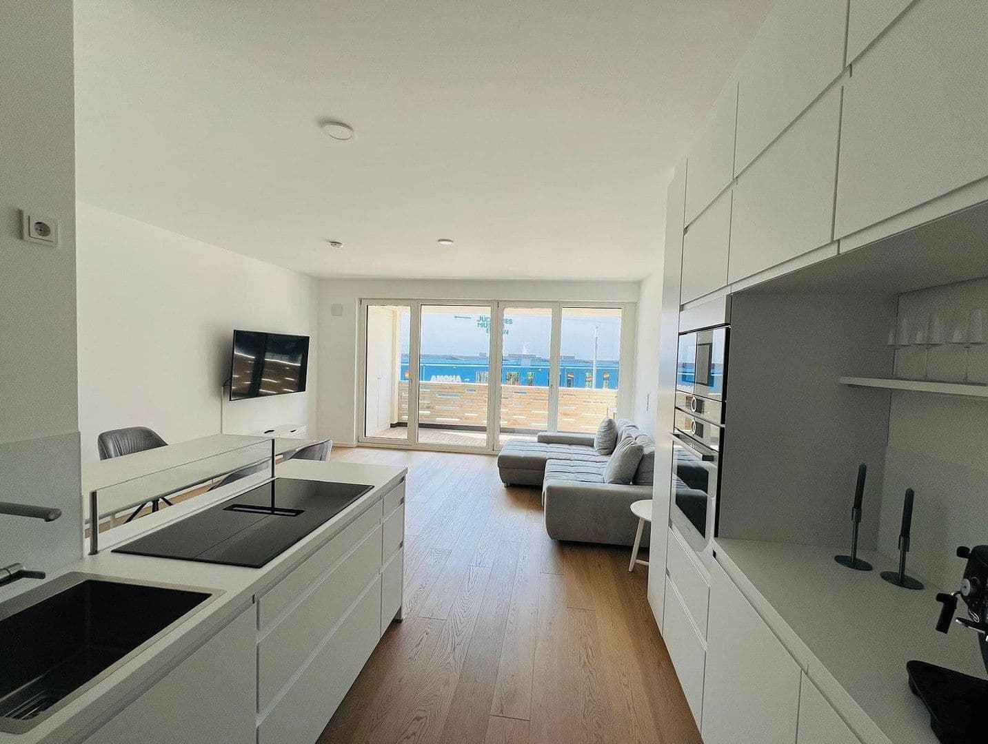 Prenájom bytu 2-izbový 82 m², Fromet-und-Moses-Mendelsohn-Platz 2, Berlin, Berlín Prenájom bytu 2-izbový 82 m², Fromet-und-Moses-Mendelsohn-Platz 2, Berlin, Berlín