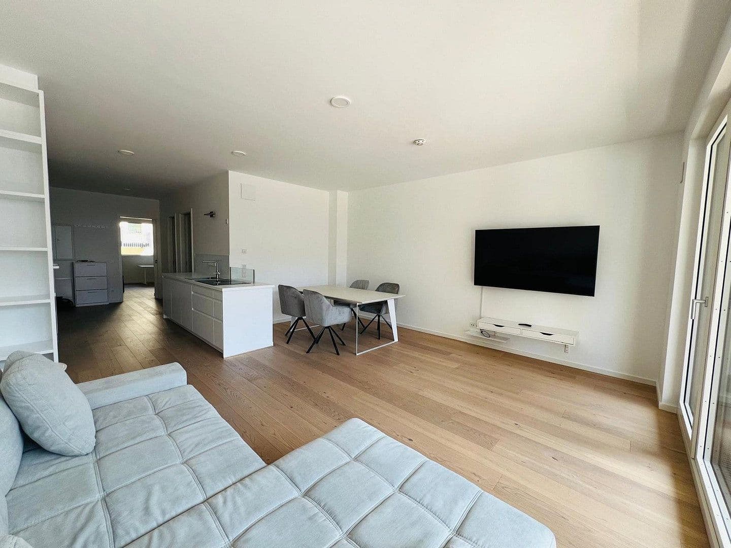 Prenájom bytu 2-izbový 82 m², Fromet-und-Moses-Mendelsohn-Platz 2, Berlin, Berlín Prenájom bytu 2-izbový 82 m², Fromet-und-Moses-Mendelsohn-Platz 2, Berlin, Berlín