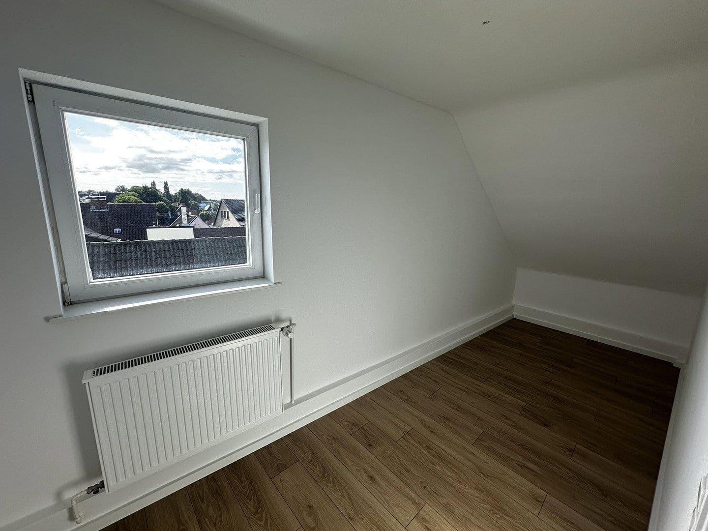 Prenájom bytu 3-izbový 63 m², Fröbelstraße 16, Bremen, Brémy Prenájom bytu 3-izbový 63 m², Fröbelstraße 16, Bremen, Brémy