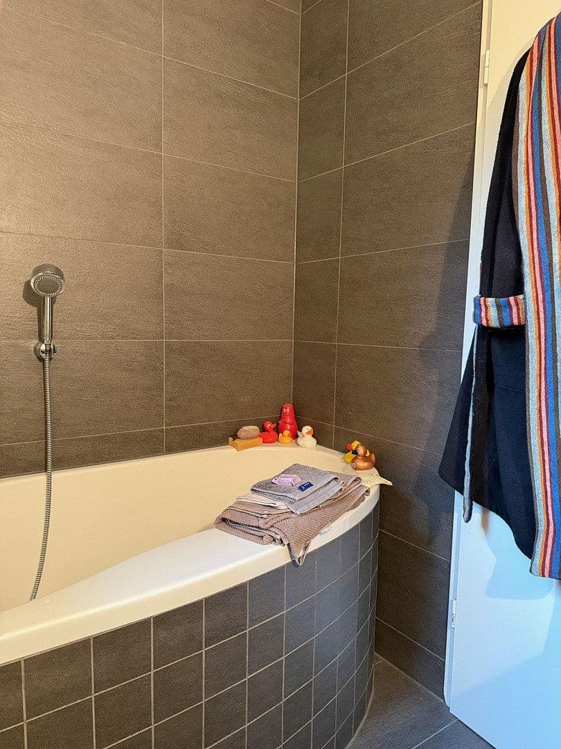 Predaj domu 146 m², pozemok 332 m², Schmitten im Taunus, Hesensko Predaj domu 146 m², pozemok 332 m², Schmitten im Taunus, Hesensko