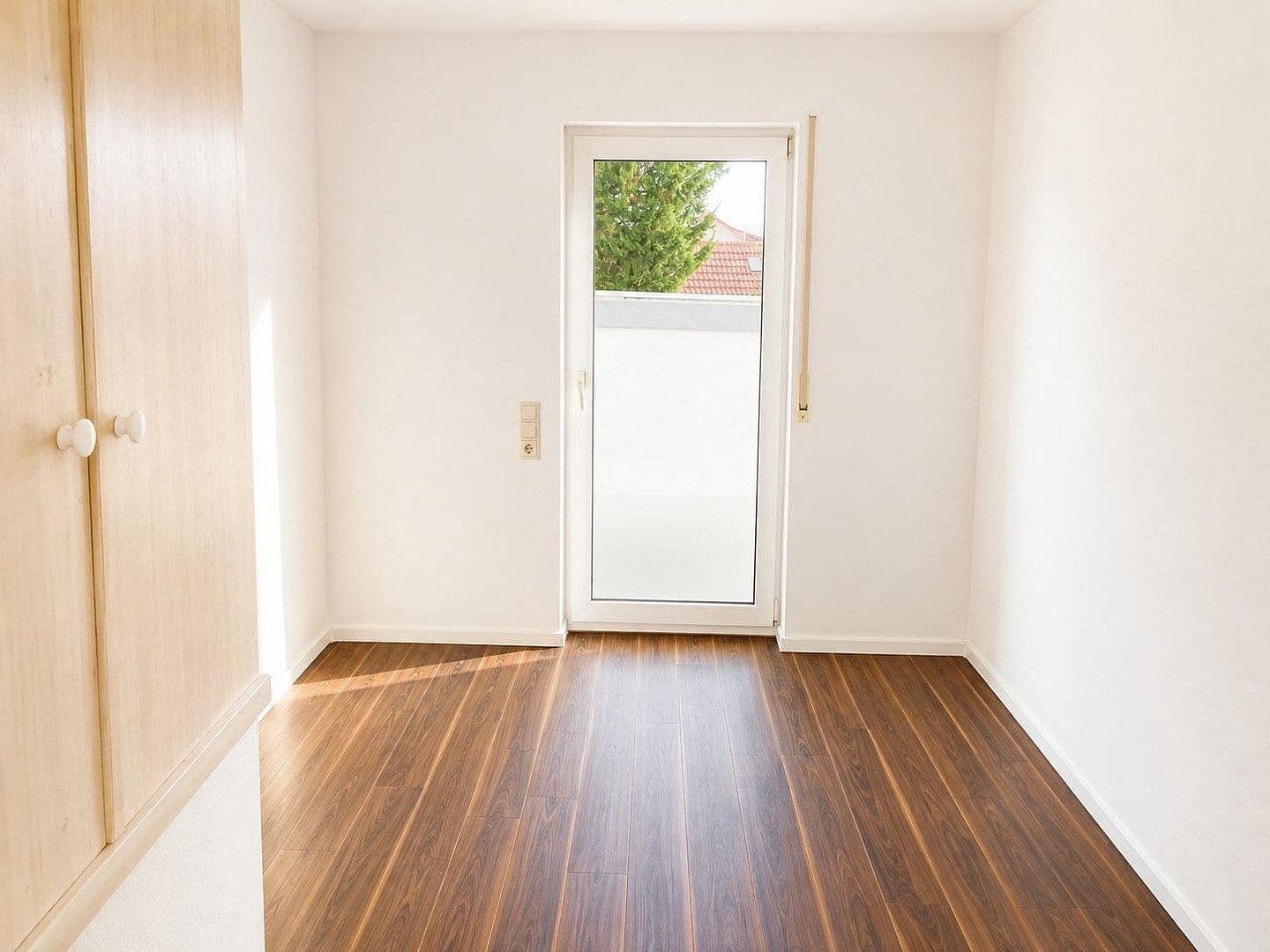 Prenájom bytu 3-izbový 78 m², Reutlingen, Bádensko-Wurttembersko Prenájom bytu 3-izbový 78 m², Reutlingen, Bádensko-Wurttembersko