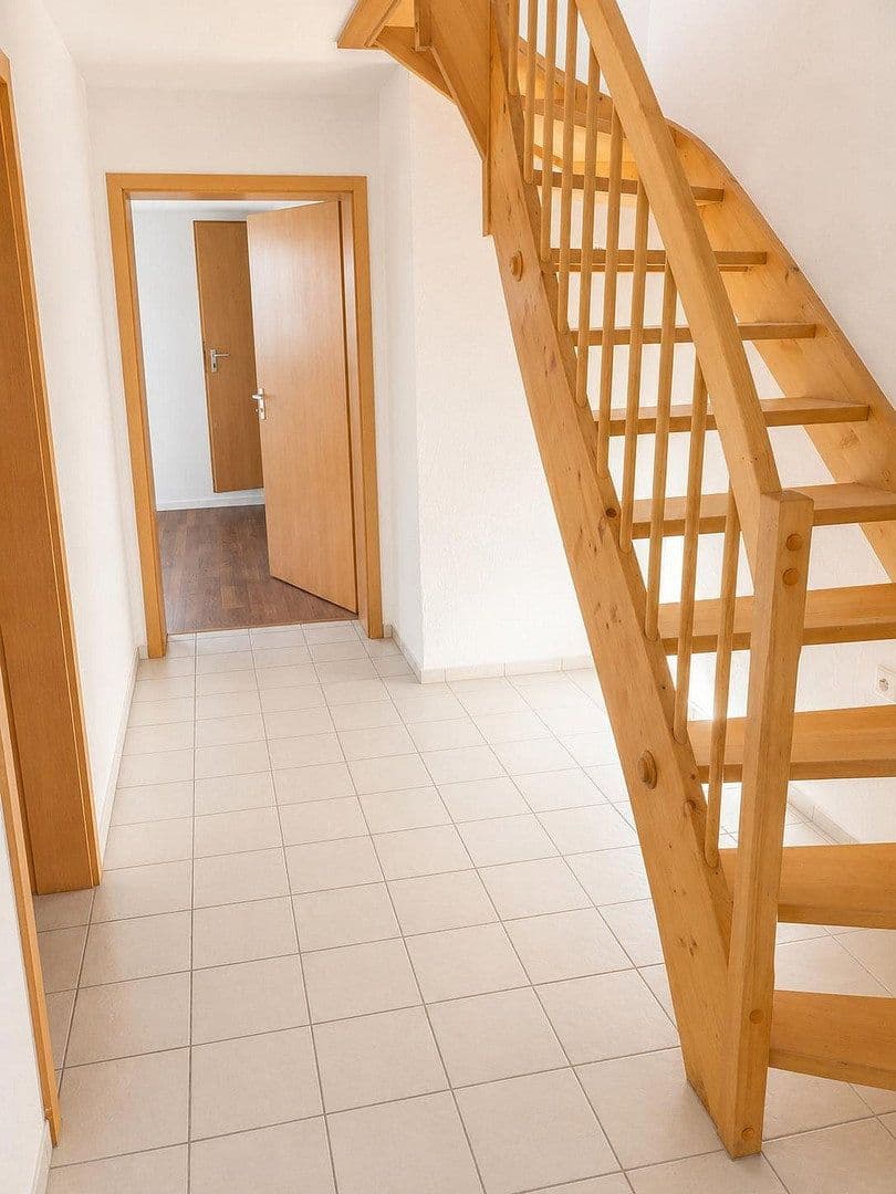 Prenájom bytu 3-izbový 78 m², Reutlingen, Bádensko-Wurttembersko Prenájom bytu 3-izbový 78 m², Reutlingen, Bádensko-Wurttembersko