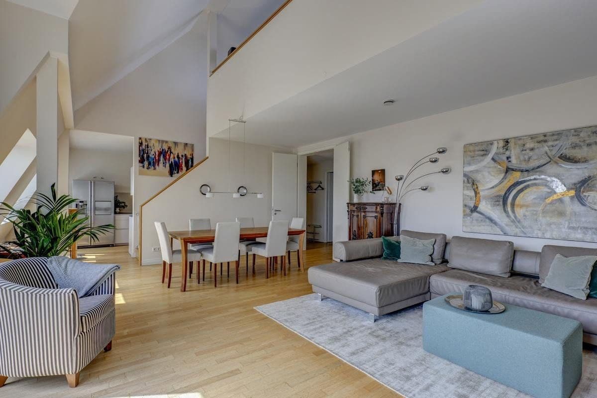 Predaj bytu 4-izbový 159 m², Berlin, Berlín Predaj bytu 4-izbový 159 m², Berlin, Berlín
