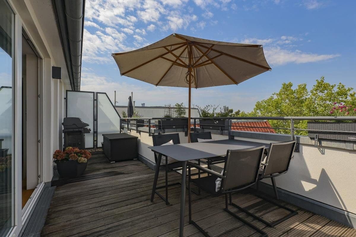 Predaj bytu 4-izbový 159 m², Berlin, Berlín Predaj bytu 4-izbový 159 m², Berlin, Berlín