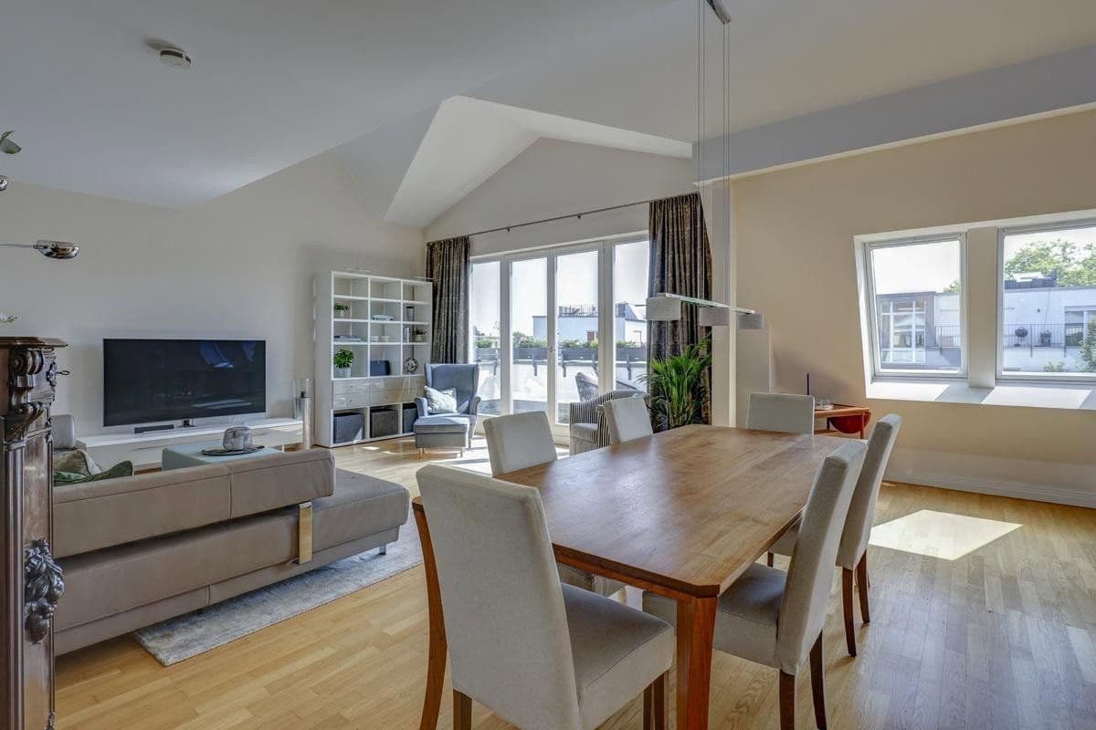 Predaj bytu 4-izbový 159 m², Berlin, Berlín Predaj bytu 4-izbový 159 m², Berlin, Berlín