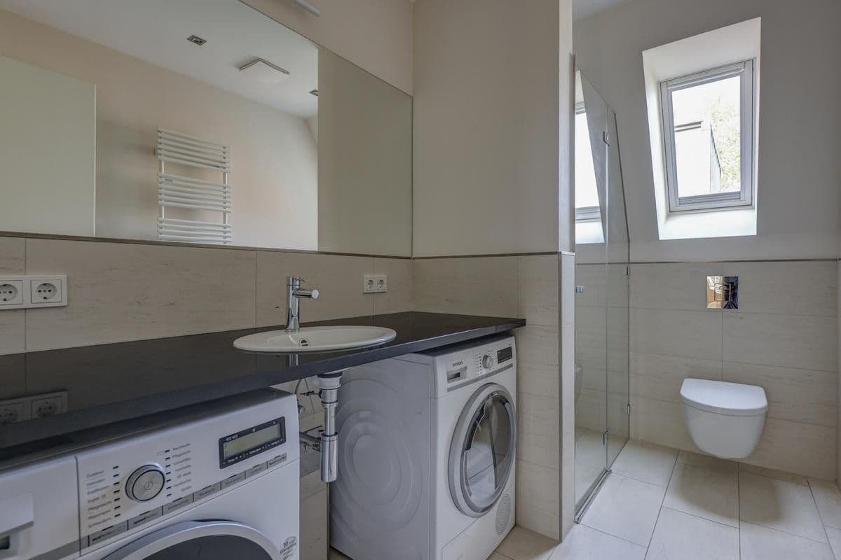 Predaj bytu 4-izbový 159 m², Berlin, Berlín Predaj bytu 4-izbový 159 m², Berlin, Berlín