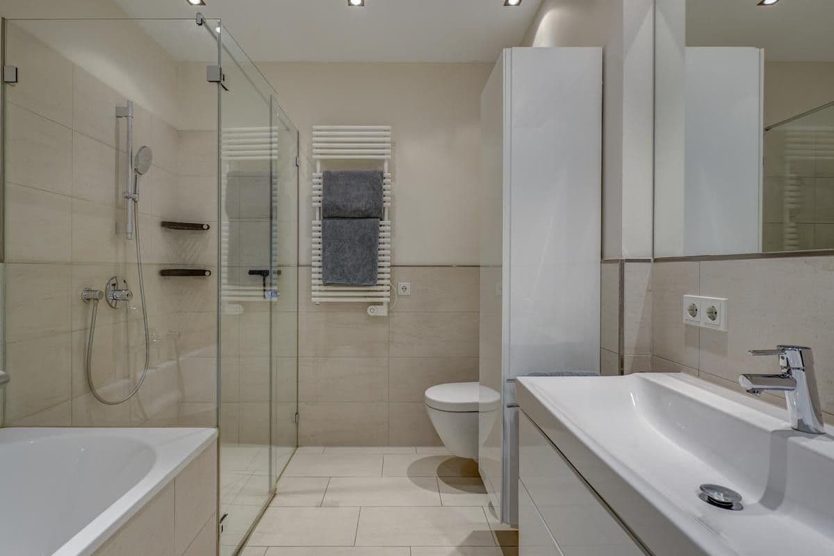 Predaj bytu 4-izbový 159 m², Berlin, Berlín Predaj bytu 4-izbový 159 m², Berlin, Berlín