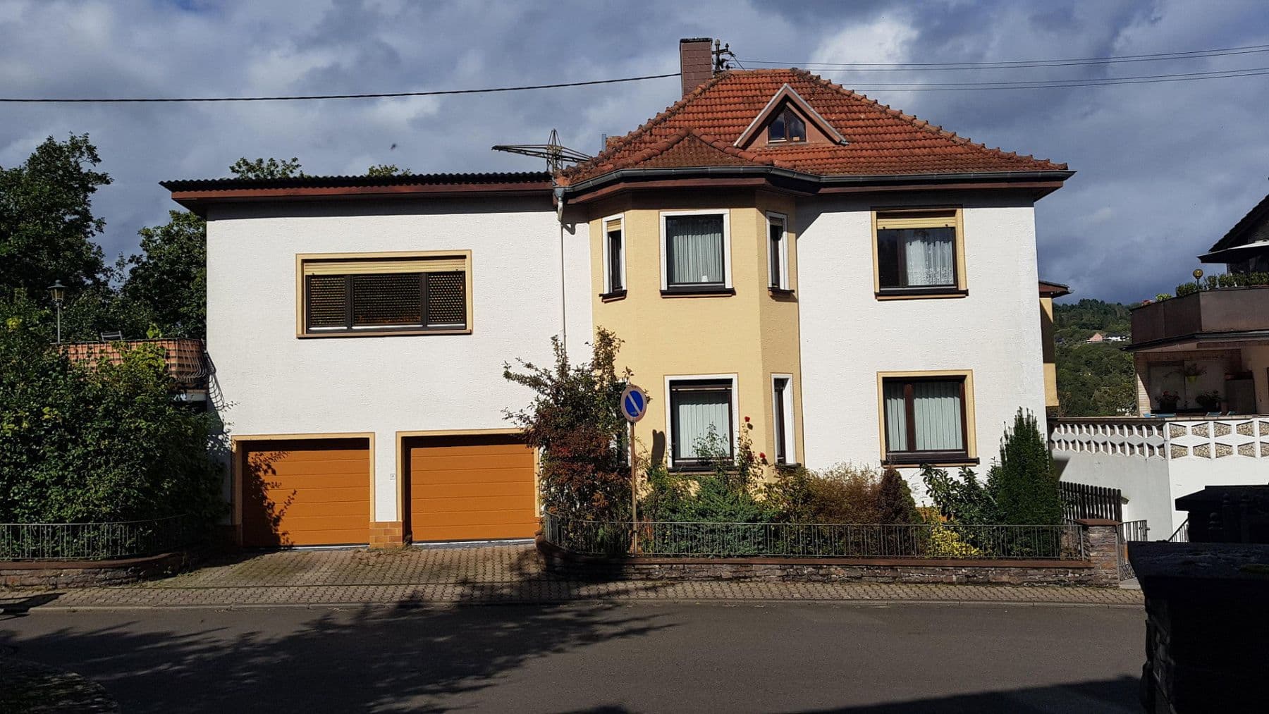 Predaj domu 145 m², pozemok 318 m², Homerich 9, Idar-Oberstein, Porýnie-Falcko Predaj domu 145 m², pozemok 318 m², Homerich 9, Idar-Oberstein, Porýnie-Falcko