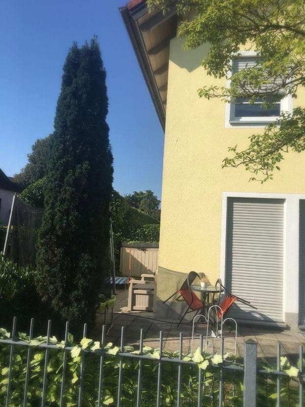 Prenájom domu 143 m², pozemok 200 m², Alleestr. 2b, Unterschleißheim, Bavorsko Prenájom domu 143 m², pozemok 200 m², Alleestr. 2b, Unterschleißheim, Bavorsko