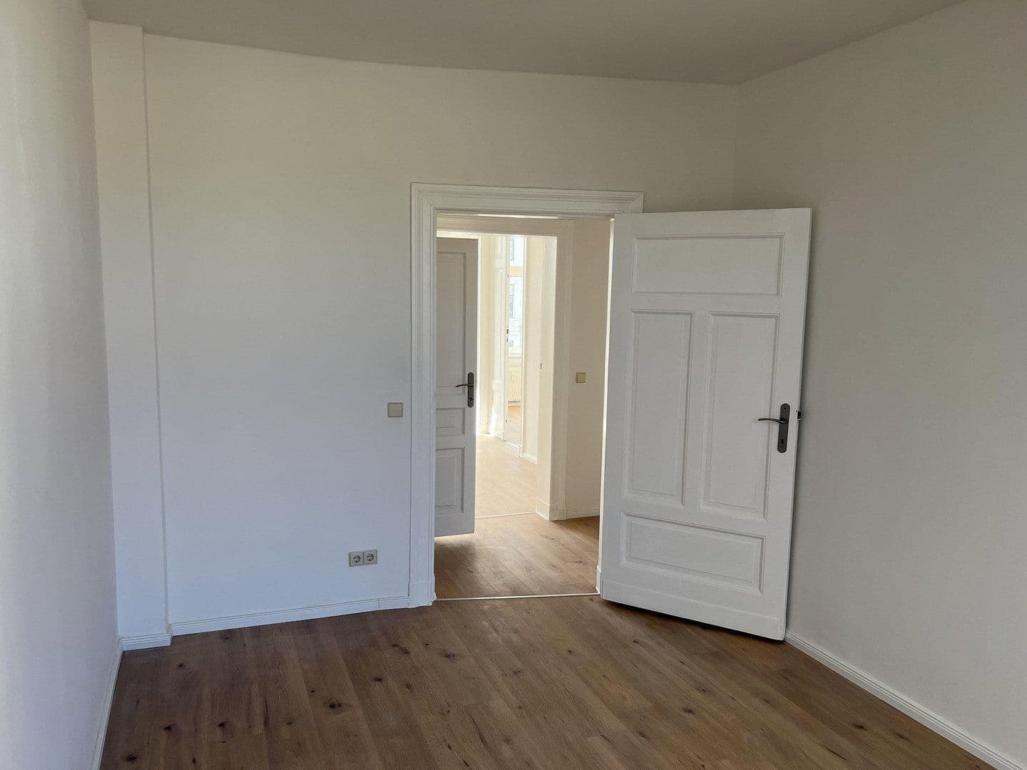 Prenájom bytu 3-izbový 92 m², Magdeburg, Sasko-Anhaltsko Prenájom bytu 3-izbový 92 m², Magdeburg, Sasko-Anhaltsko