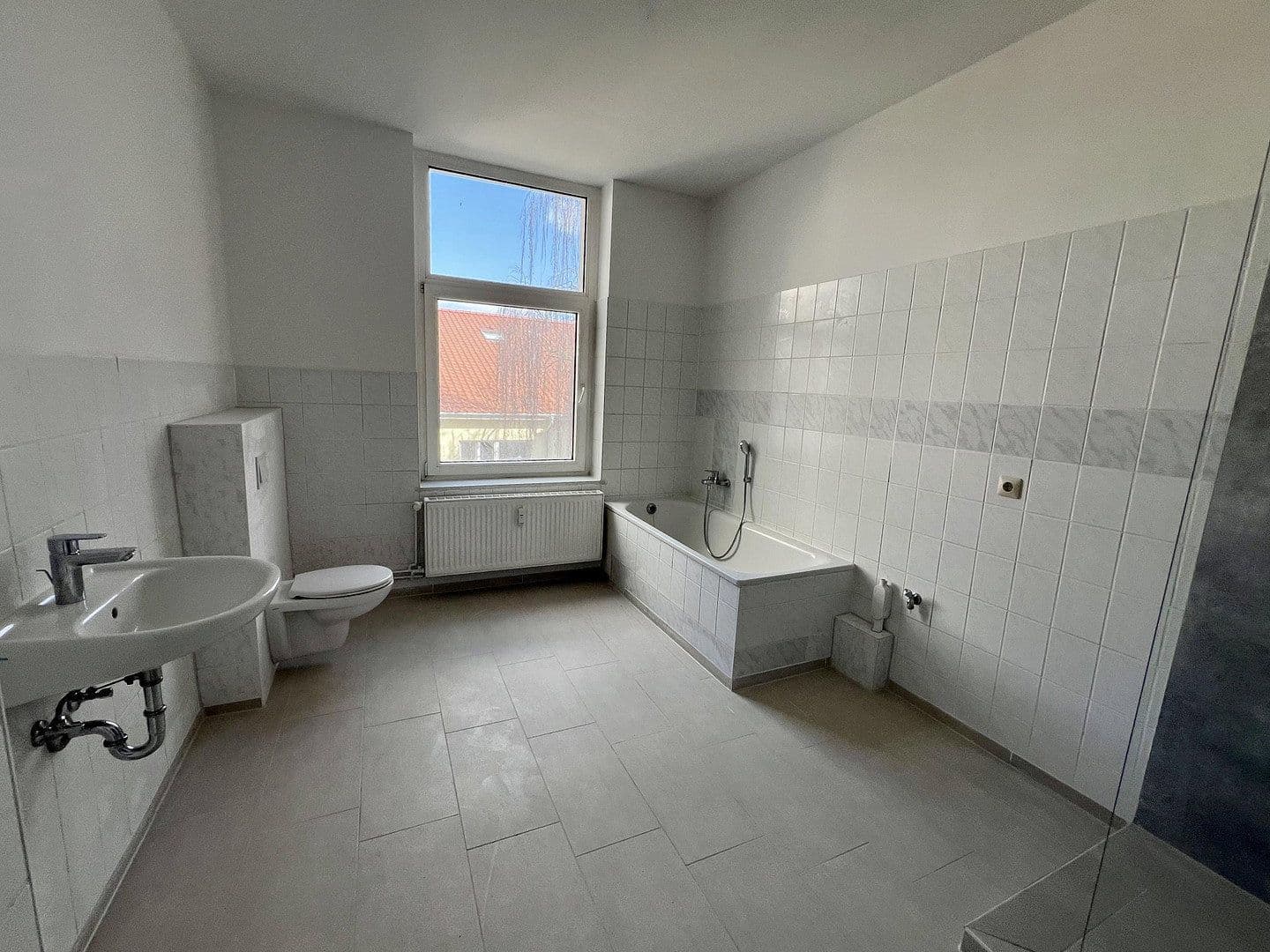 Prenájom bytu 3-izbový 92 m², Magdeburg, Sasko-Anhaltsko Prenájom bytu 3-izbový 92 m², Magdeburg, Sasko-Anhaltsko