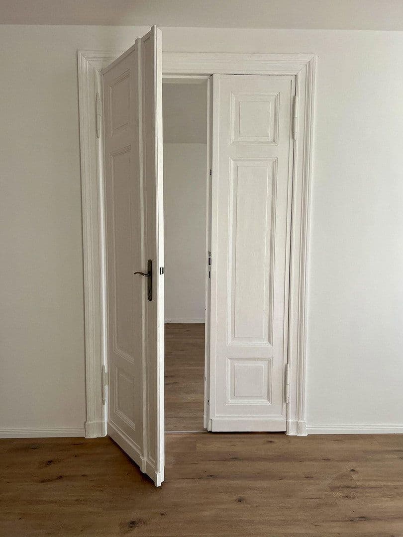 Prenájom bytu 3-izbový 92 m², Magdeburg, Sasko-Anhaltsko Prenájom bytu 3-izbový 92 m², Magdeburg, Sasko-Anhaltsko