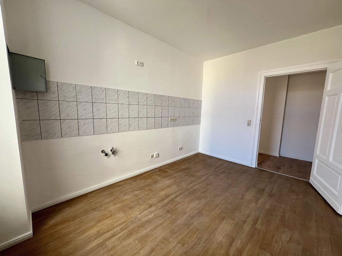 Prenájom bytu 3-izbový 92 m², Magdeburg, Sasko-Anhaltsko Prenájom bytu 3-izbový 92 m², Magdeburg, Sasko-Anhaltsko