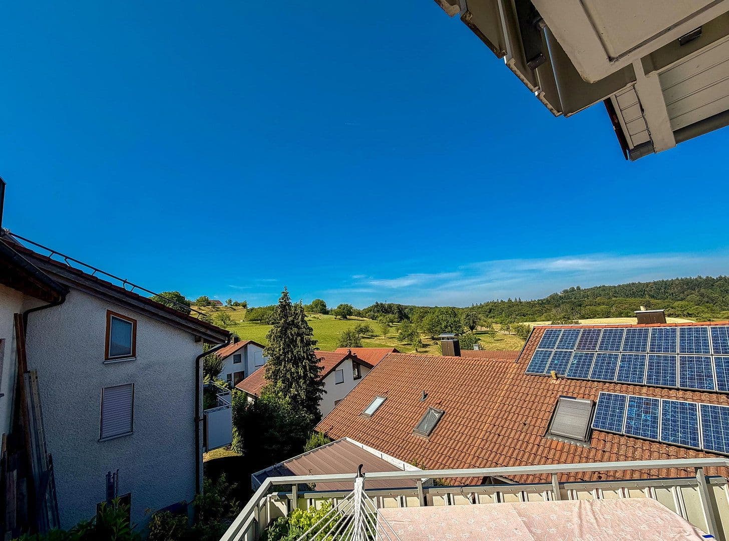 Predaj domu 170 m², pozemok 270 m², Zollernstr. 22/1, Kohlberg, Bádensko-Wurttembersko Predaj domu 170 m², pozemok 270 m², Zollernstr. 22/1, Kohlberg, Bádensko-Wurttembersko