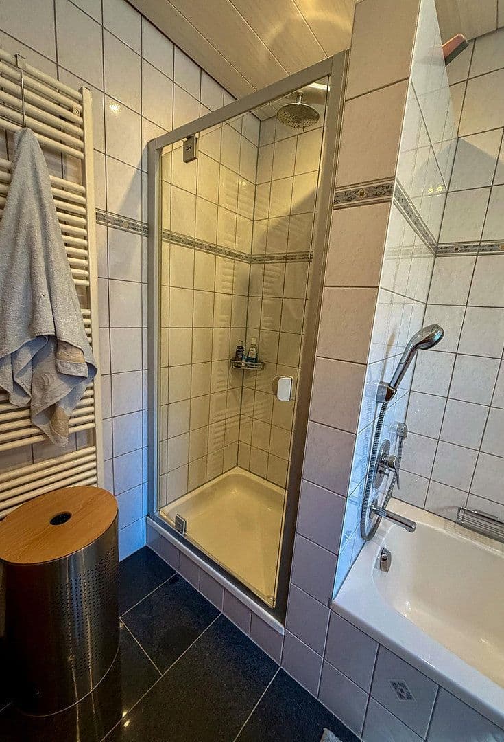 Predaj domu 170 m², pozemok 270 m², Zollernstr. 22/1, Kohlberg, Bádensko-Wurttembersko Predaj domu 170 m², pozemok 270 m², Zollernstr. 22/1, Kohlberg, Bádensko-Wurttembersko