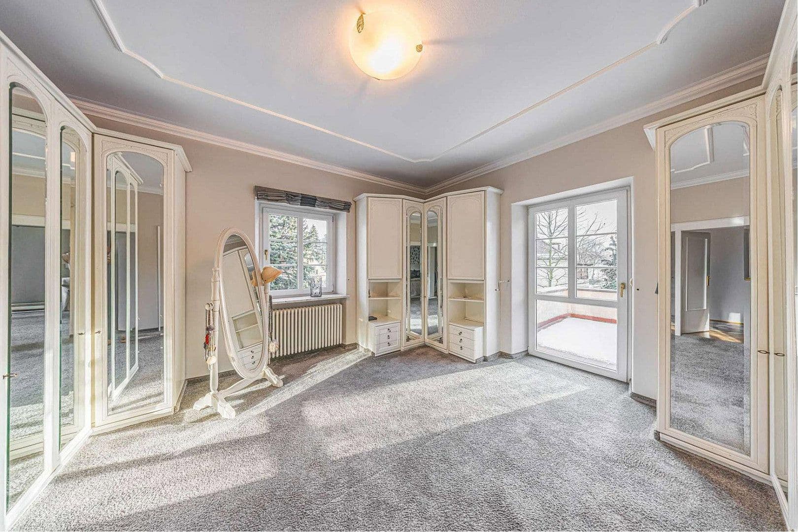 Predaj domu 300 m², pozemok 1.600 m², Taucha, Sasko Predaj domu 300 m², pozemok 1.600 m², Taucha, Sasko