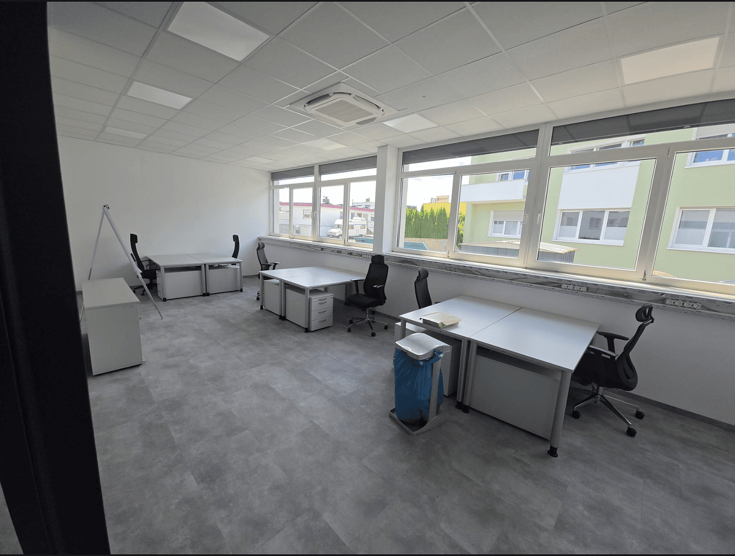 Prenájom kancelárie 100 m², Lilienthalstraße 6, Neu-Ulm, Bavorsko Prenájom kancelárie 100 m², Lilienthalstraße 6, Neu-Ulm, Bavorsko