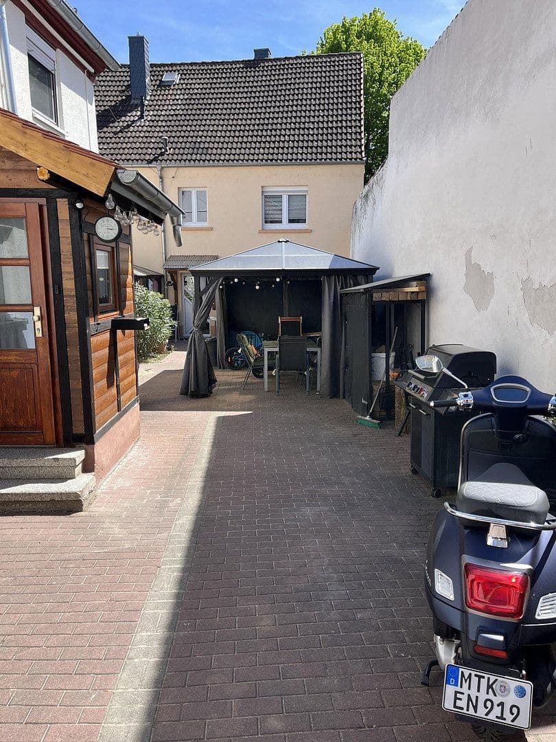 Predaj domu 122 m², pozemok 198 m², Flörsheim, Hesensko Predaj domu 122 m², pozemok 198 m², Flörsheim, Hesensko