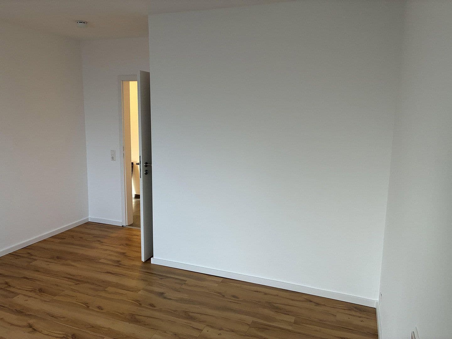 Prenájom bytu 2-izbový 60 m², Wolfsburg, Dolné Sasko Prenájom bytu 2-izbový 60 m², Wolfsburg, Dolné Sasko