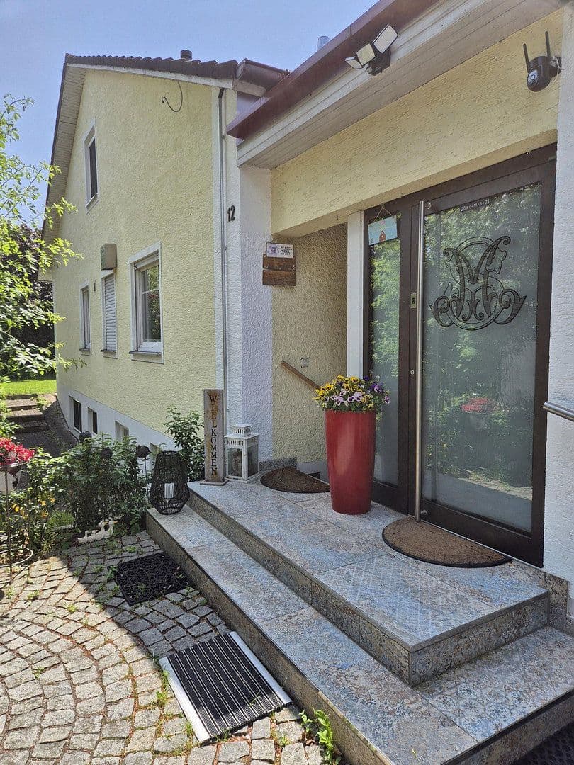 Predaj domu 253 m², pozemok 998 m², Untermeitingen, Bavorsko Predaj domu 253 m², pozemok 998 m², Untermeitingen, Bavorsko