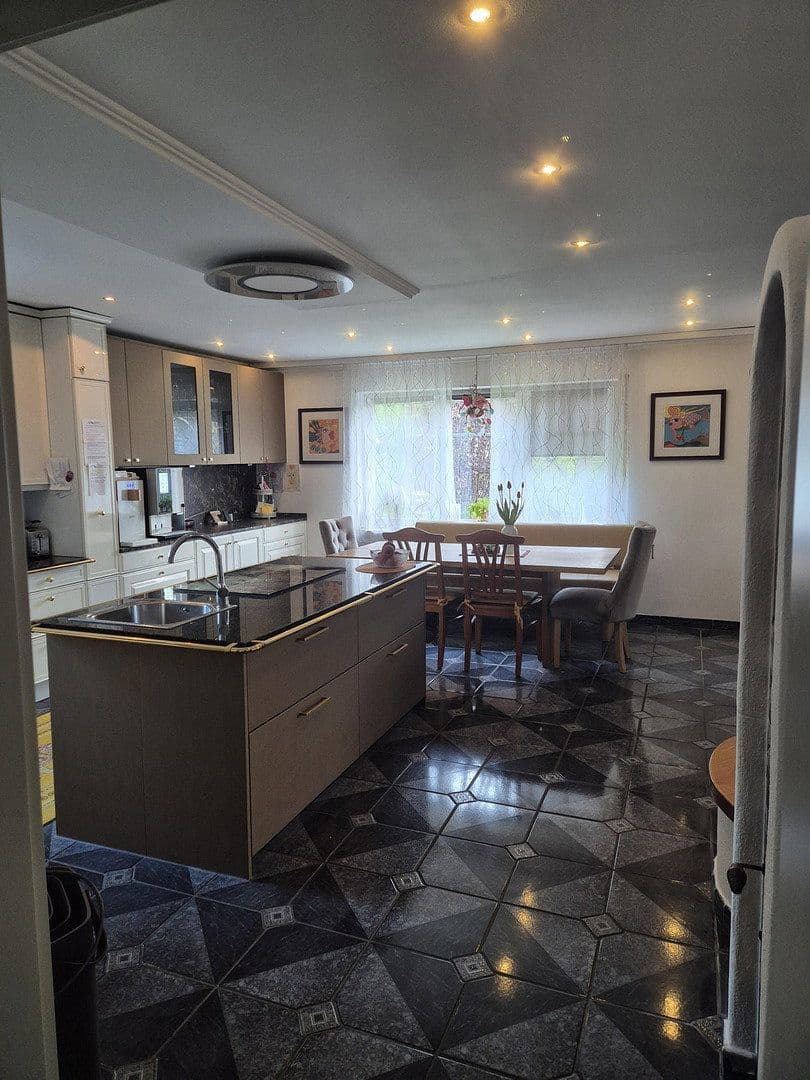Predaj domu 253 m², pozemok 998 m², Untermeitingen, Bavorsko Predaj domu 253 m², pozemok 998 m², Untermeitingen, Bavorsko