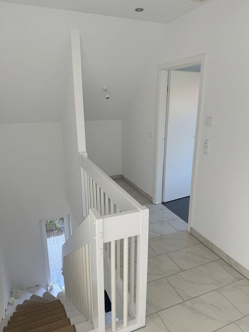 Prenájom domu 121 m², pozemok 400 m², Hamburg, Hamburg Prenájom domu 121 m², pozemok 400 m², Hamburg, Hamburg