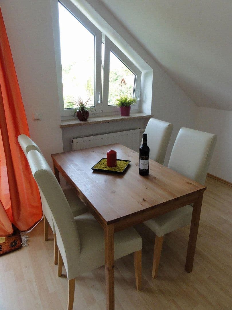 Prenájom bytu 2-izbový 70 m², Haar, Bavorsko Prenájom bytu 2-izbový 70 m², Haar, Bavorsko