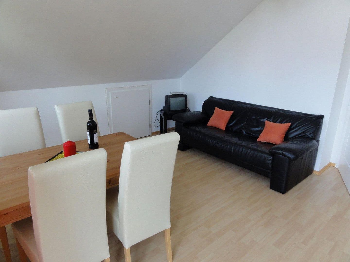 Prenájom bytu 2-izbový 70 m², Haar, Bavorsko Prenájom bytu 2-izbový 70 m², Haar, Bavorsko