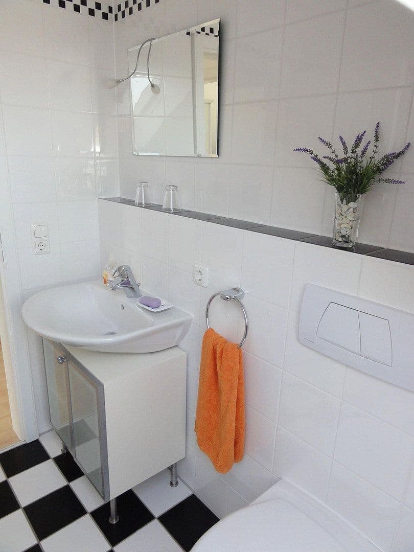 Prenájom bytu 2-izbový 70 m², Haar, Bavorsko Prenájom bytu 2-izbový 70 m², Haar, Bavorsko