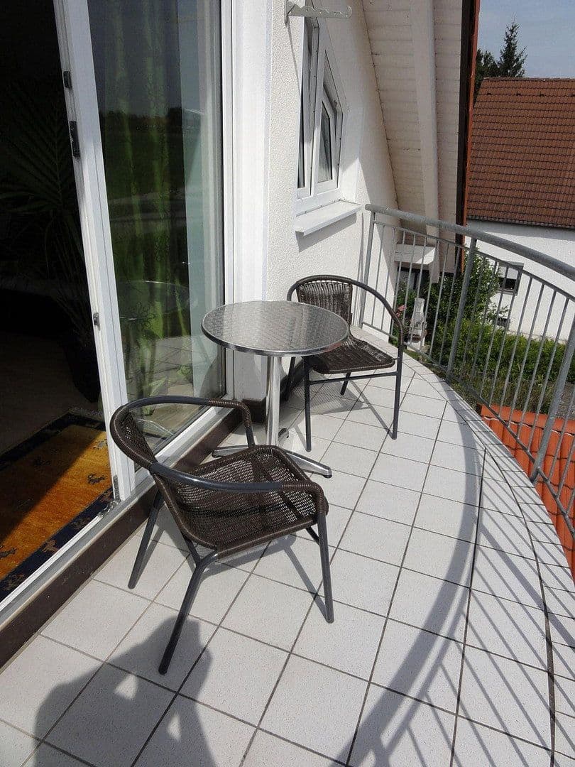 Prenájom bytu 2-izbový 70 m², Haar, Bavorsko Prenájom bytu 2-izbový 70 m², Haar, Bavorsko