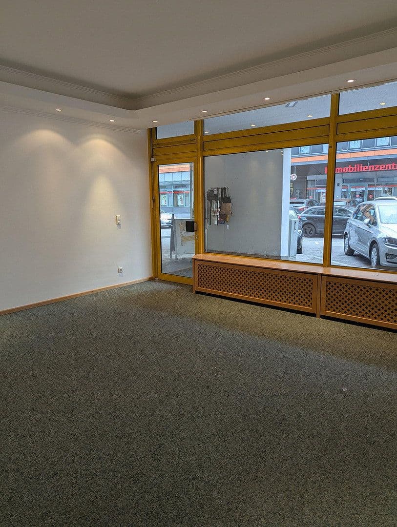 Predaj nebytového priestoru 55 m², Germering-Unterpfaffenhofen, Bavorsko Predaj nebytového priestoru 55 m², Germering-Unterpfaffenhofen, Bavorsko