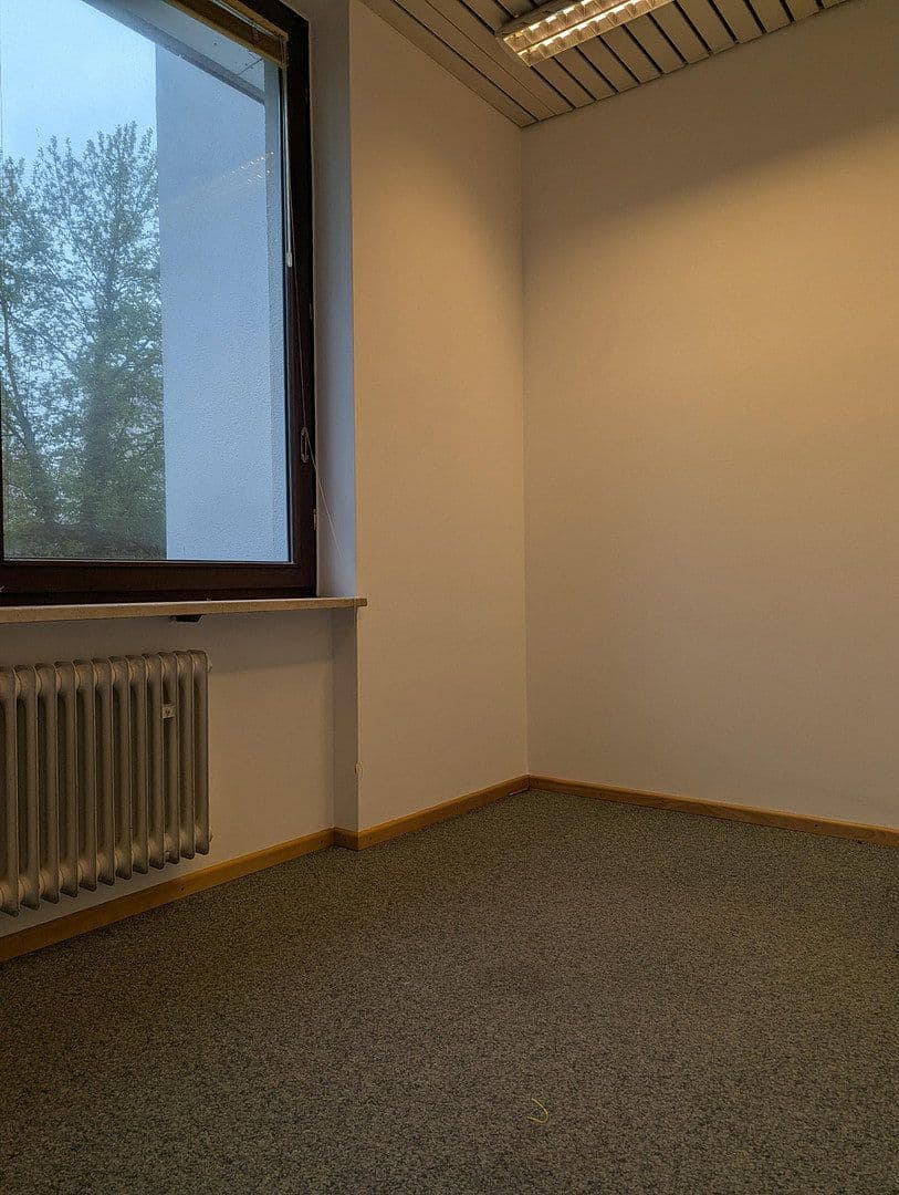 Predaj nebytového priestoru 55 m², Germering-Unterpfaffenhofen, Bavorsko Predaj nebytového priestoru 55 m², Germering-Unterpfaffenhofen, Bavorsko