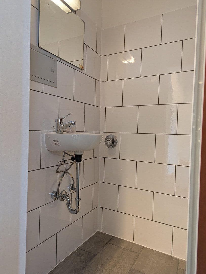 Predaj nebytového priestoru 55 m², Germering-Unterpfaffenhofen, Bavorsko Predaj nebytového priestoru 55 m², Germering-Unterpfaffenhofen, Bavorsko