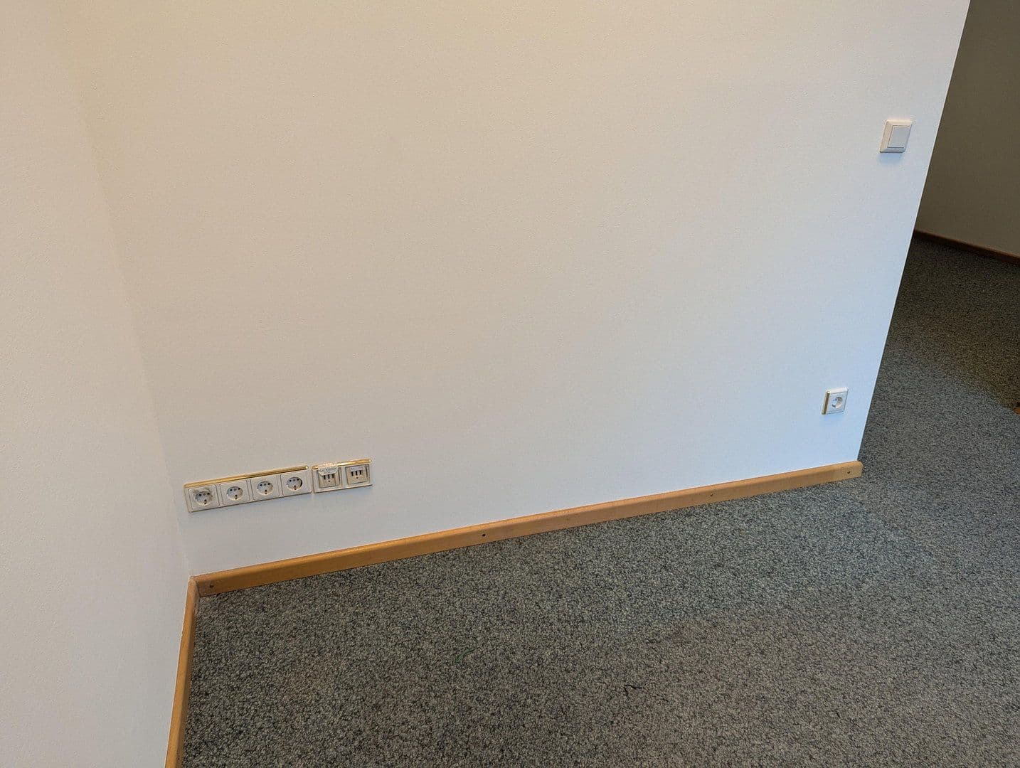 Predaj nebytového priestoru 55 m², Germering-Unterpfaffenhofen, Bavorsko Predaj nebytového priestoru 55 m², Germering-Unterpfaffenhofen, Bavorsko