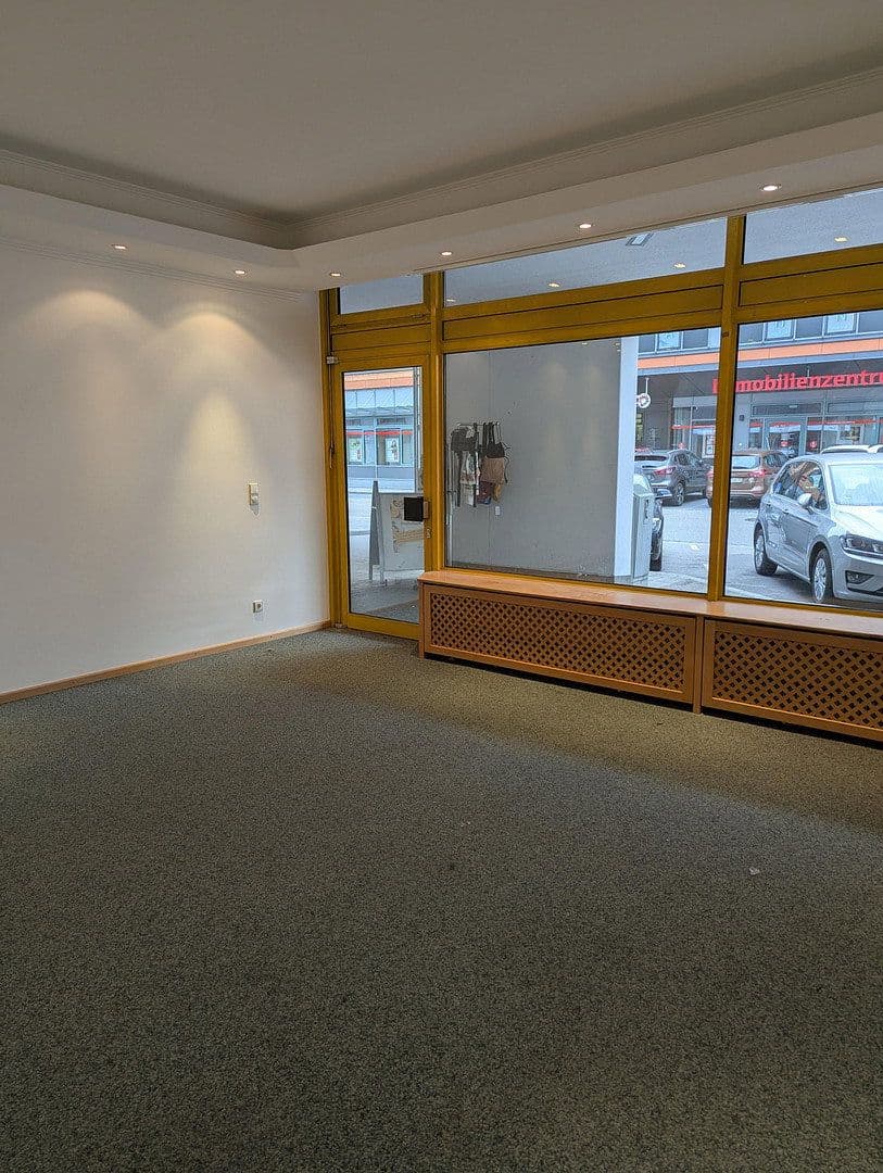 Predaj nebytového priestoru 55 m², Germering-Unterpfaffenhofen, Bavorsko Predaj nebytového priestoru 55 m², Germering-Unterpfaffenhofen, Bavorsko
