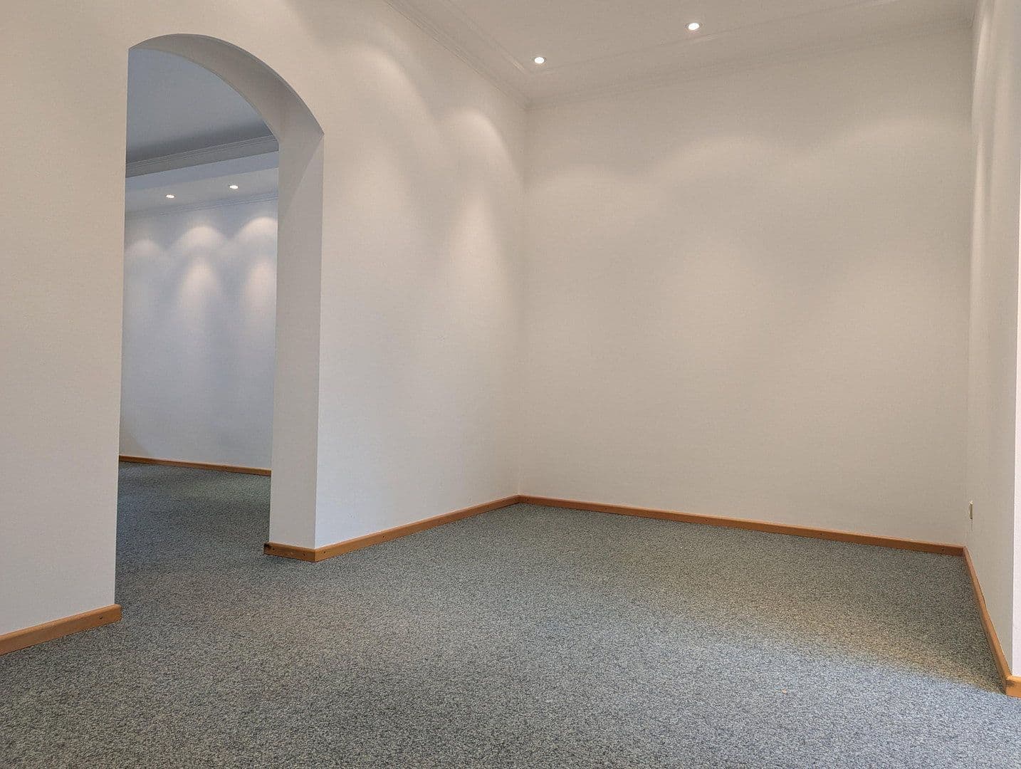 Predaj nebytového priestoru 55 m², Germering-Unterpfaffenhofen, Bavorsko Predaj nebytového priestoru 55 m², Germering-Unterpfaffenhofen, Bavorsko