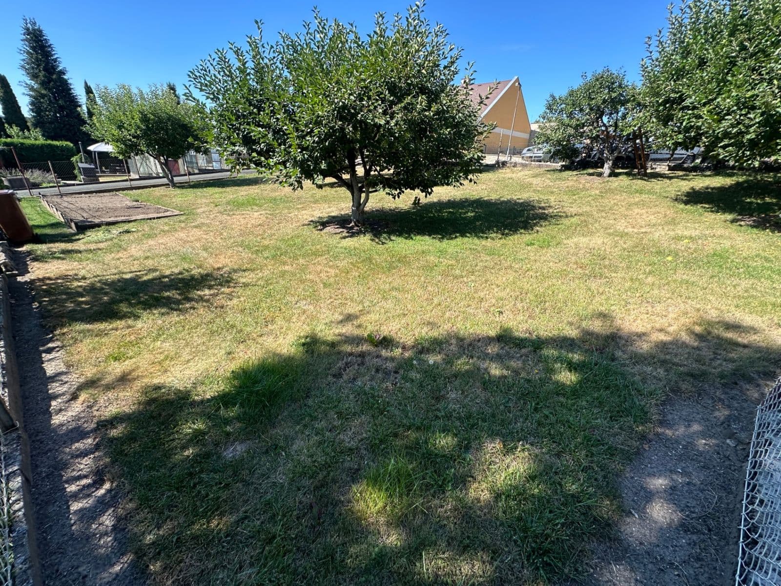 Predaj pozemku 404 m², Dvůr Králové nad Labem, Královéhradecký kraj Predaj pozemku 404 m², Dvůr Králové nad Labem, Královéhradecký kraj