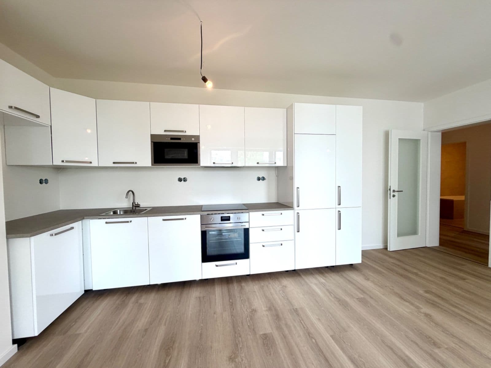 Prenájom bytu 2-izbový 55 m², Divíškové, Praha, Praha Prenájom bytu 2-izbový 55 m², Divíškové, Praha, Praha