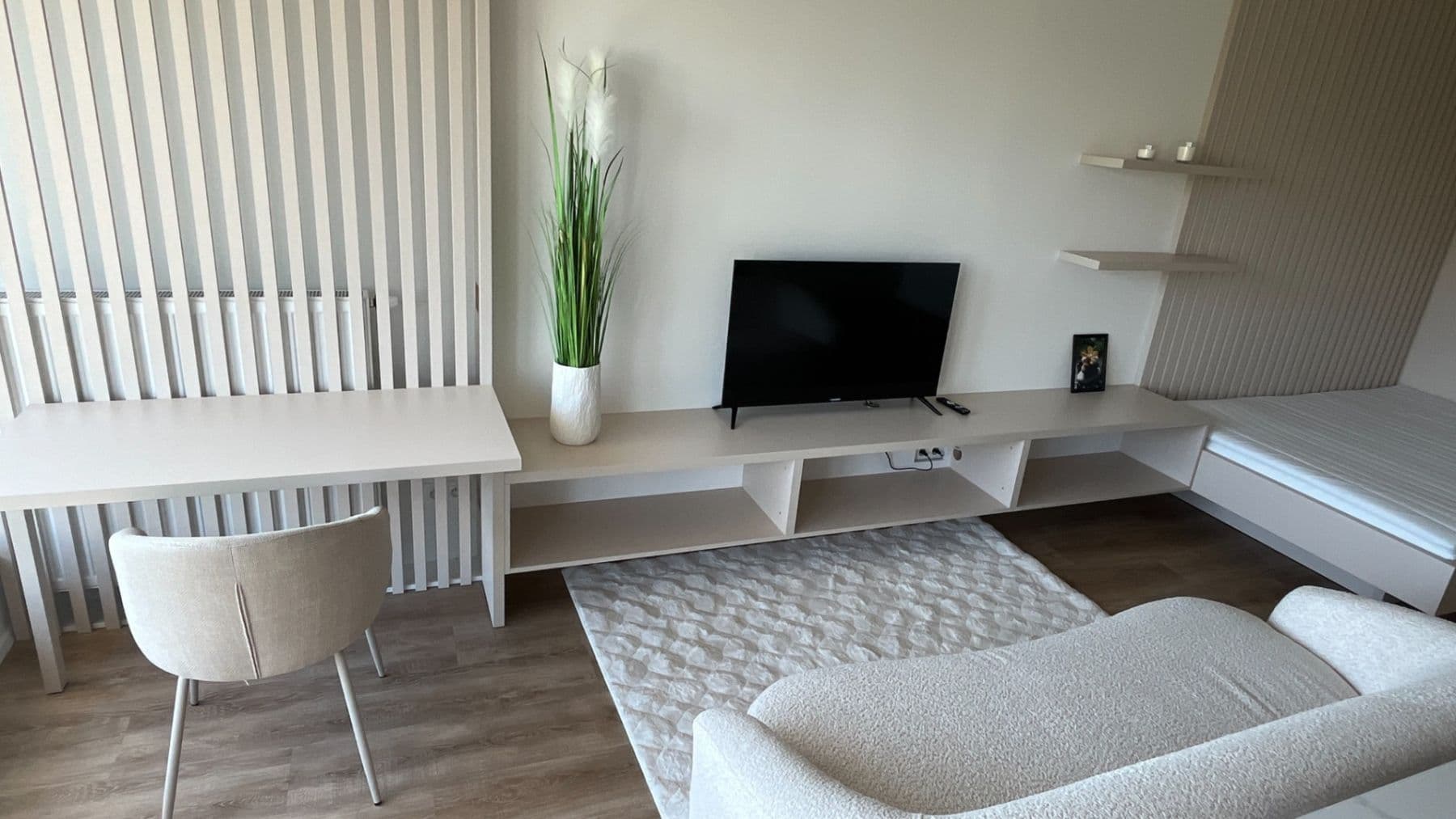Prenájom bytu 1-izbový 40 m², Kardašovská, Praha, Praha Prenájom bytu 1-izbový 40 m², Kardašovská, Praha, Praha