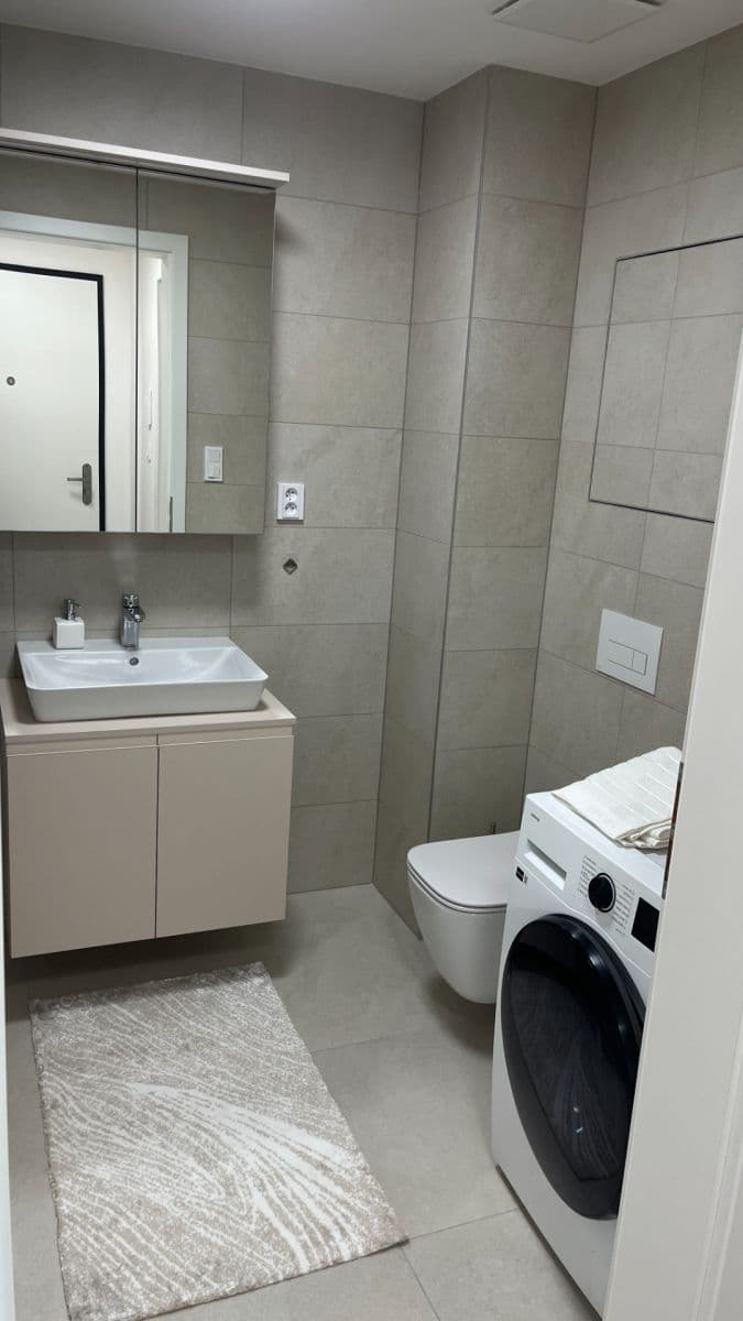 Prenájom bytu 1-izbový 40 m², Kardašovská, Praha, Praha Prenájom bytu 1-izbový 40 m², Kardašovská, Praha, Praha