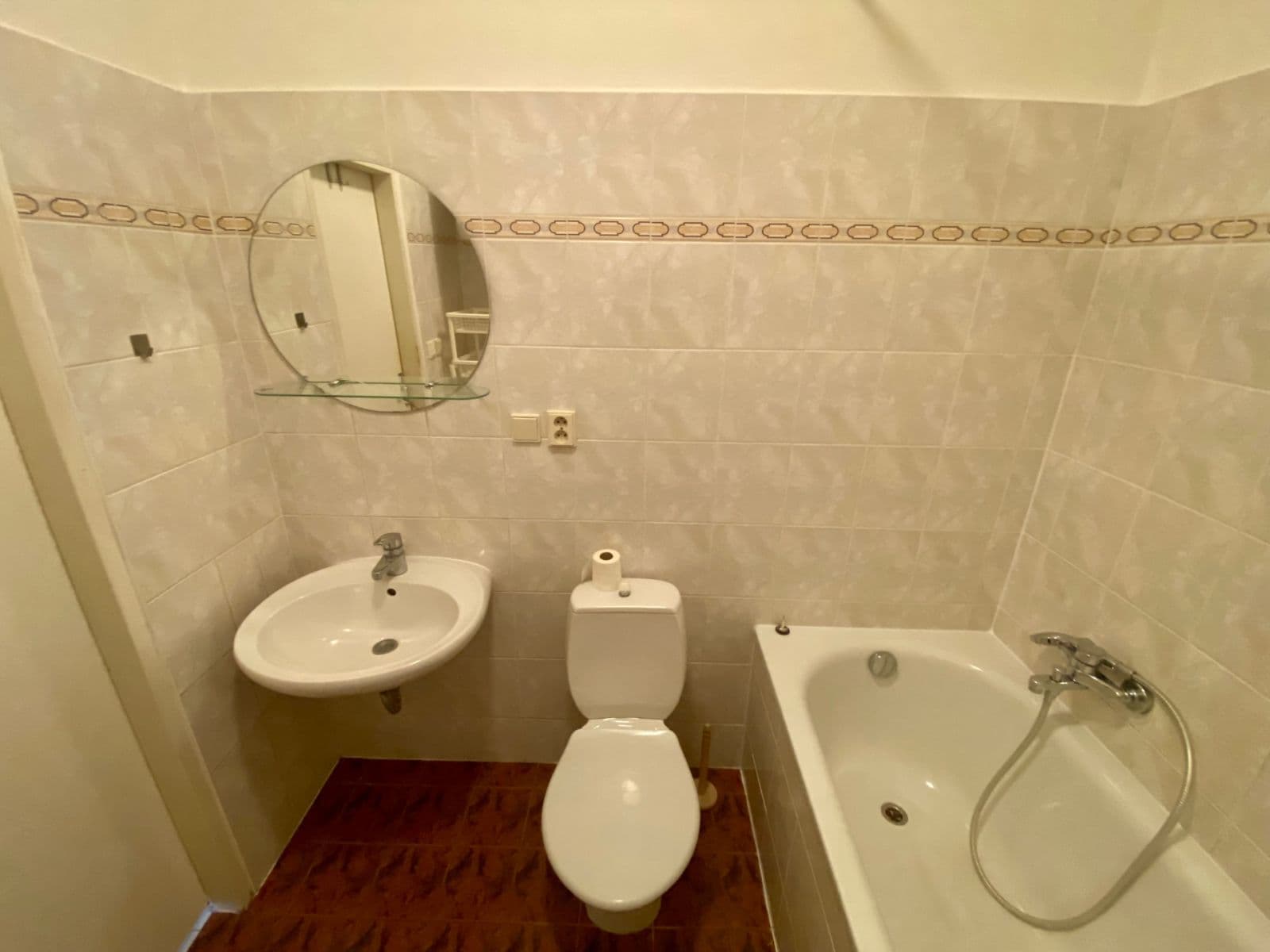 Prenájom bytu 1-izbový 35 m², U Kříže, Praha, Praha Prenájom bytu 1-izbový 35 m², U Kříže, Praha, Praha