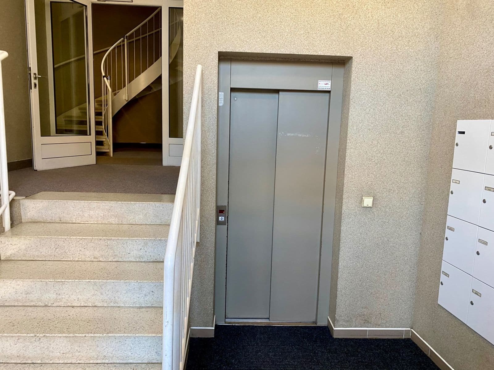 Prenájom bytu 1-izbový 35 m², U Kříže, Praha, Praha Prenájom bytu 1-izbový 35 m², U Kříže, Praha, Praha