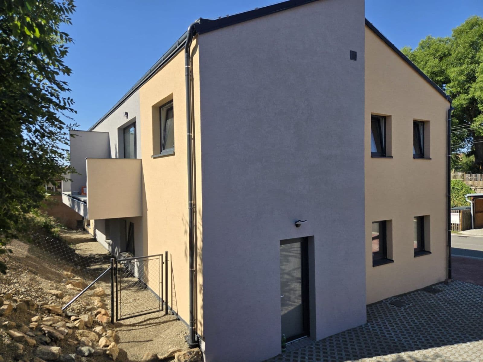 Prenájom bytu 3-izbový 60 m², Šternberská, Divišov, Středočeský kraj Prenájom bytu 3-izbový 60 m², Šternberská, Divišov, Středočeský kraj