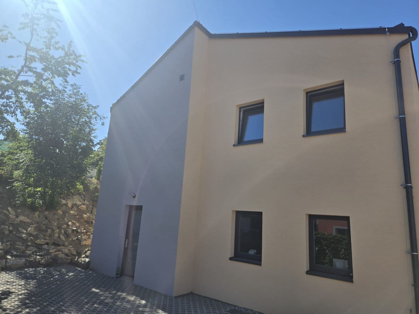 Prenájom bytu 3-izbový 60 m², Šternberská, Divišov, Středočeský kraj Prenájom bytu 3-izbový 60 m², Šternberská, Divišov, Středočeský kraj