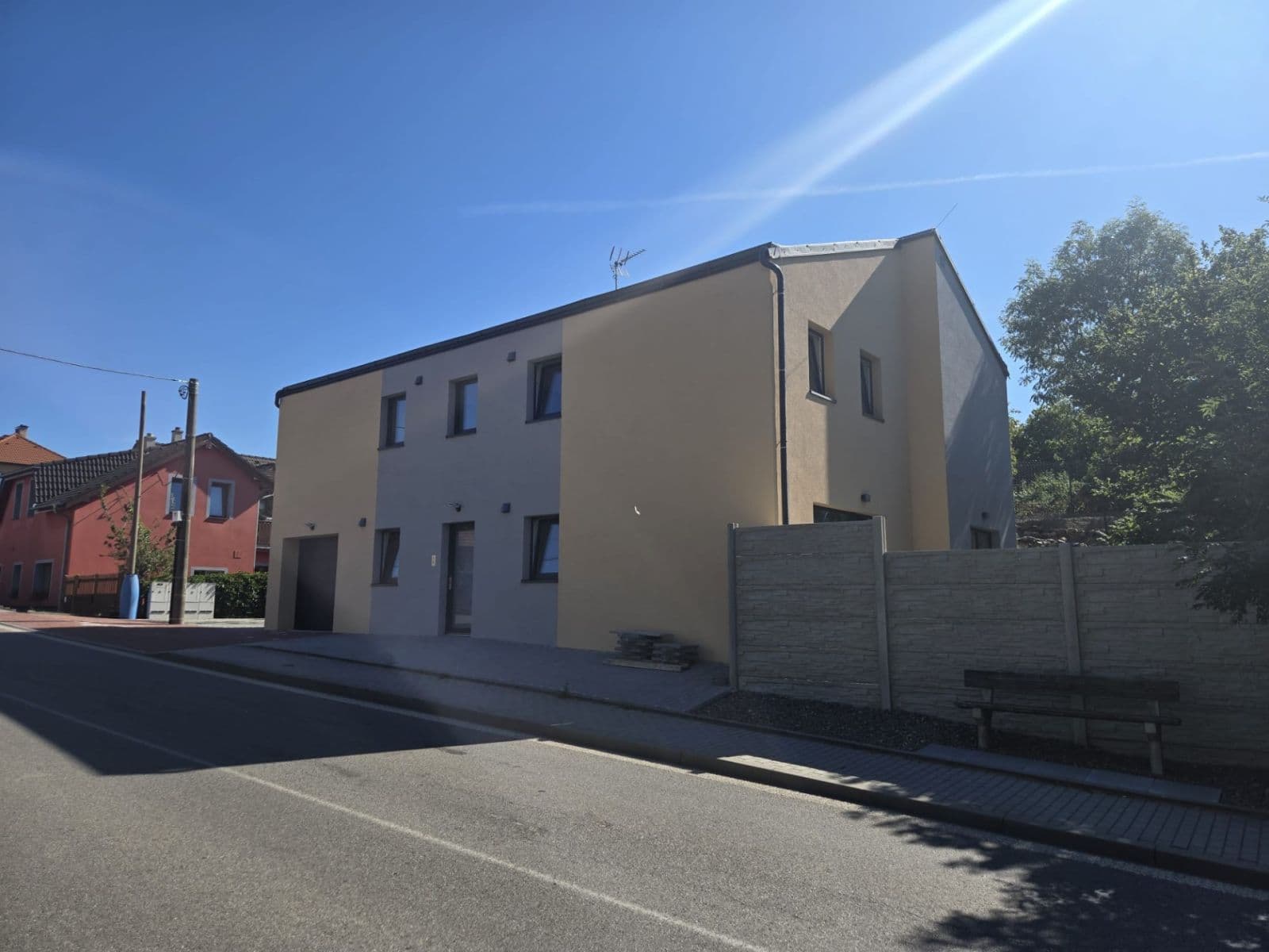 Prenájom bytu 3-izbový 60 m², Šternberská, Divišov, Středočeský kraj Prenájom bytu 3-izbový 60 m², Šternberská, Divišov, Středočeský kraj