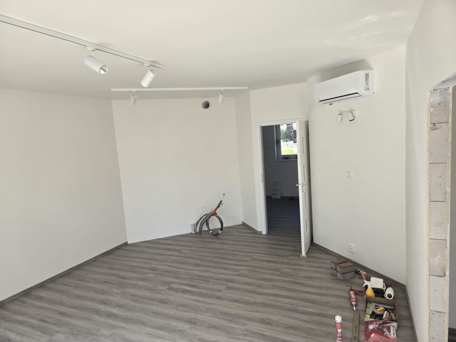 Prenájom bytu 3-izbový 60 m², Šternberská, Divišov, Středočeský kraj Prenájom bytu 3-izbový 60 m², Šternberská, Divišov, Středočeský kraj