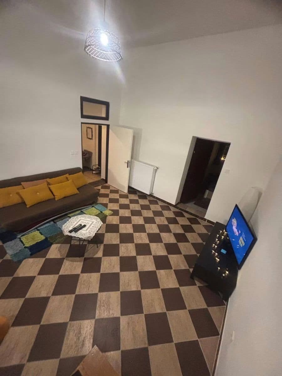 Prenájom bytu 3-izbový 100 m², V. Slukova, Veselí nad Lužnicí, Jihočeský kraj Prenájom bytu 3-izbový 100 m², V. Slukova, Veselí nad Lužnicí, Jihočeský kraj