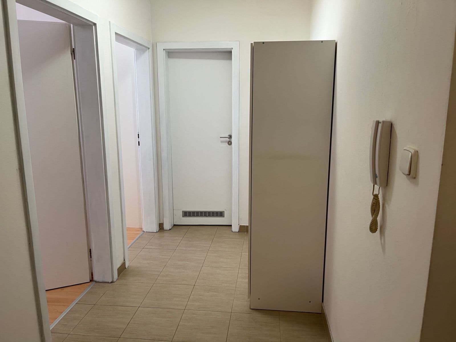 Prenájom bytu 2-izbový 46 m², Ke Škole, Mníšek pod Brdy, Středočeský kraj Prenájom bytu 2-izbový 46 m², Ke Škole, Mníšek pod Brdy, Středočeský kraj